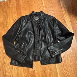 Women's Levi Black Leather Jacket / Size large